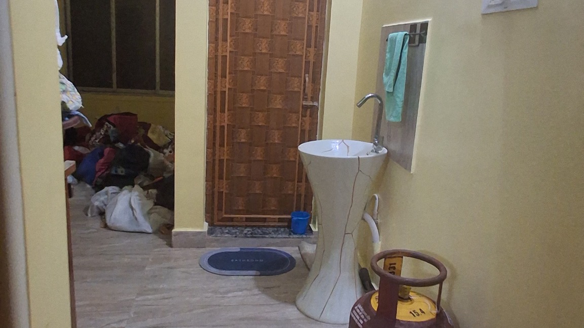 Flat in Gabtala Lane, Behala — photo 7