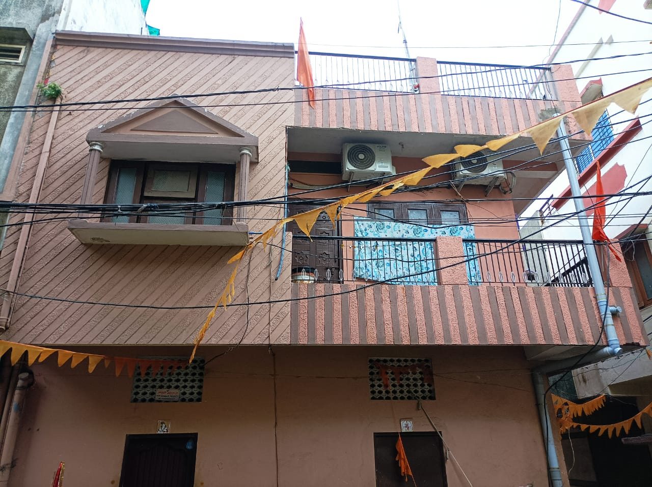 House — photo 1