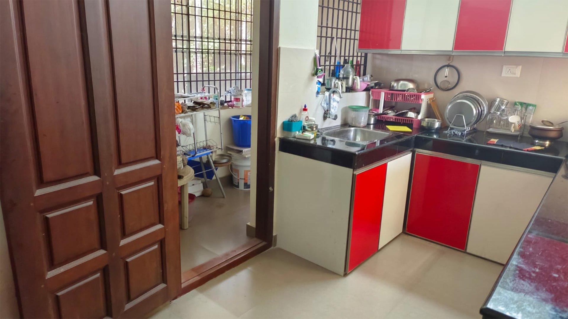 Thazhe Chovva Apartment - Image 3