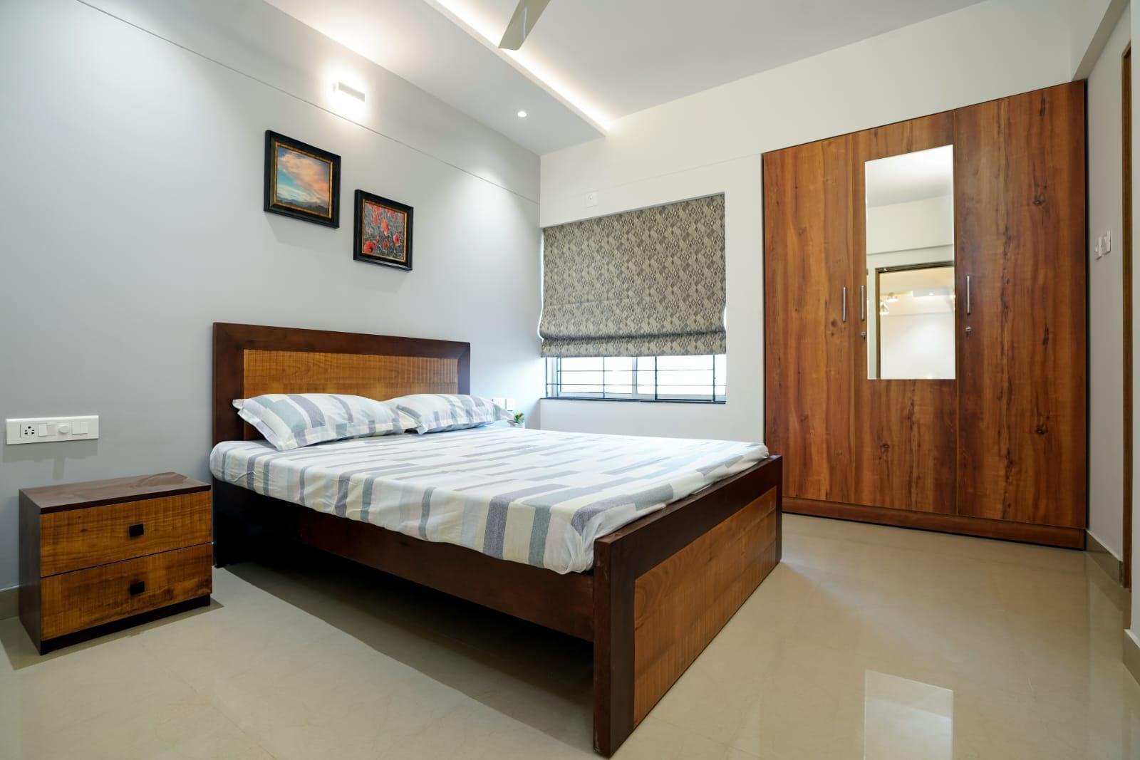 Queens Courtyard - Image 5