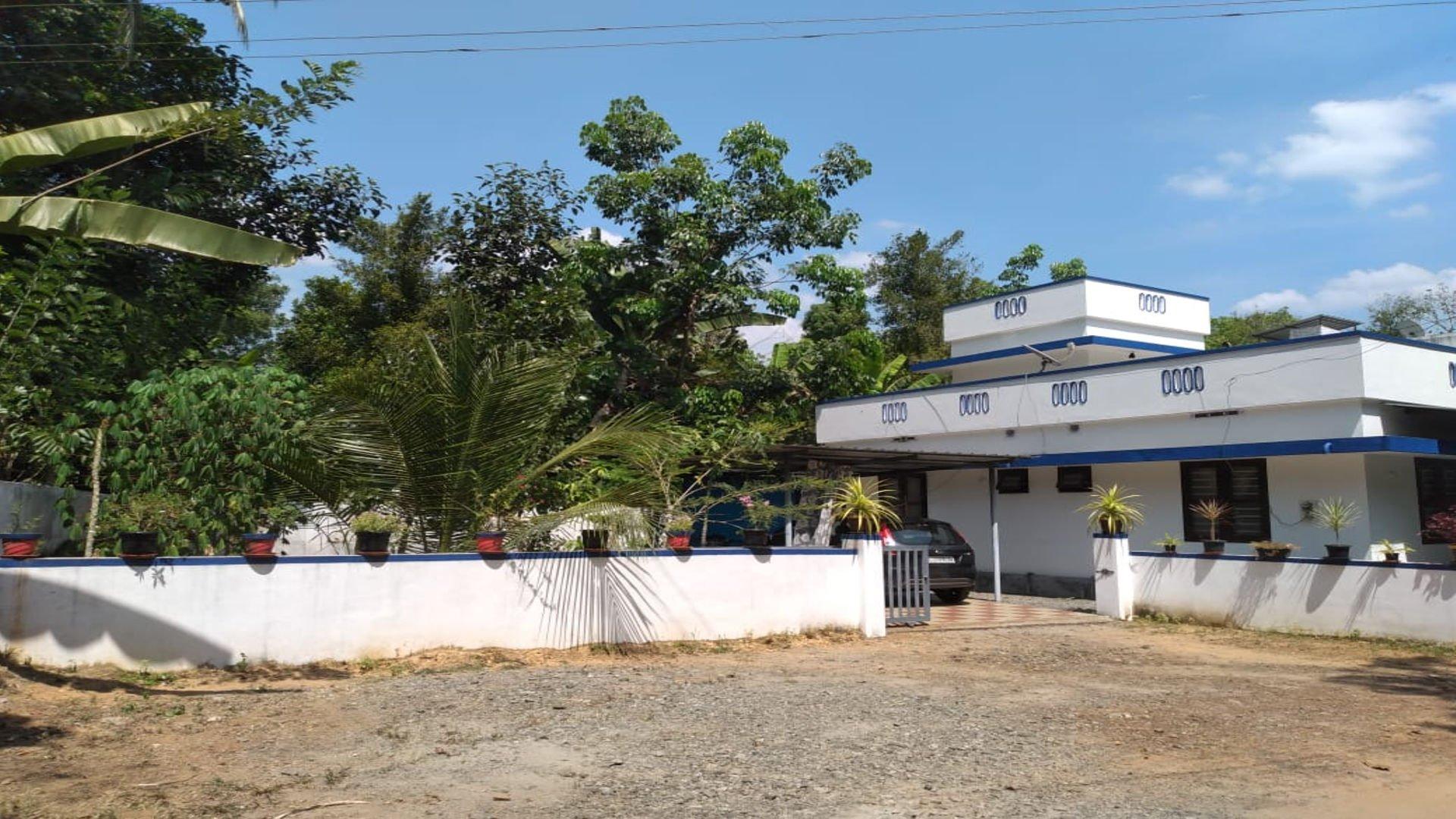 House for sale in Angamaly — photo 1