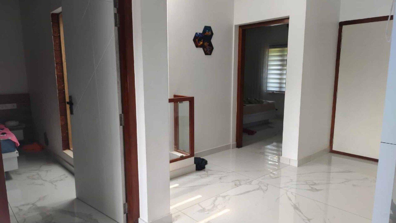 House At Edayilpeedika - Image 4