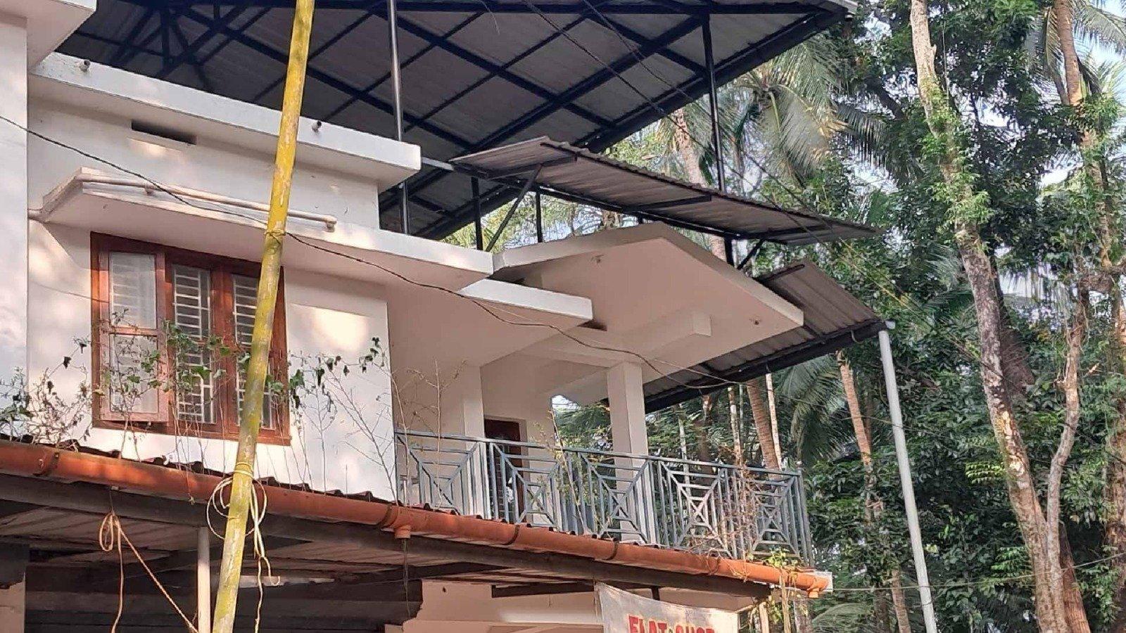 House at Azhiyoor - Image 2