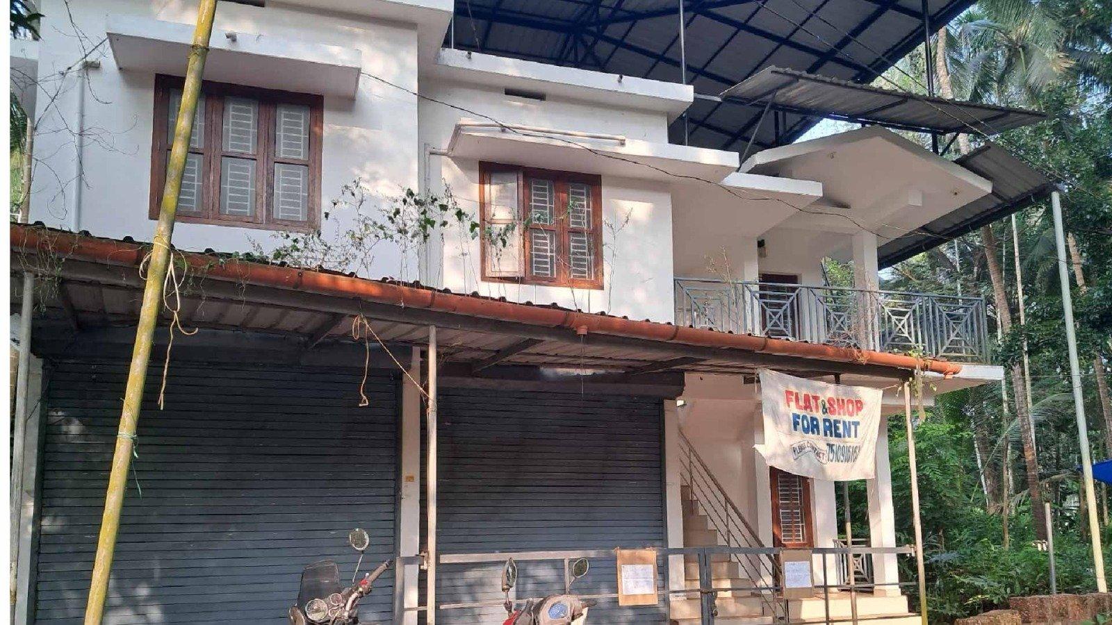 House at Azhiyoor - Image 4