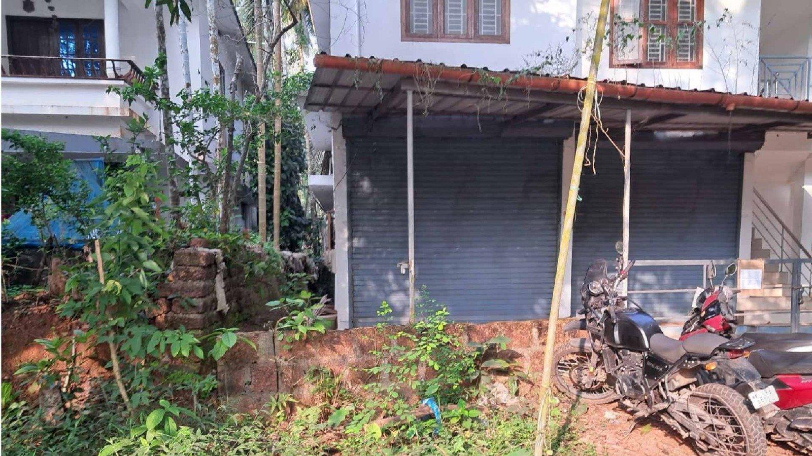 House at Azhiyoor - Image 5