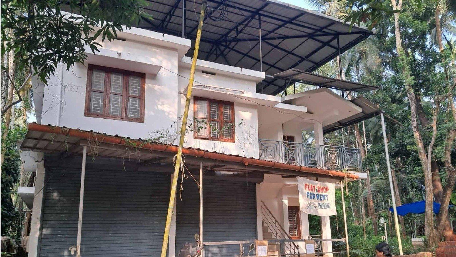 House at Azhiyoor - Image 6