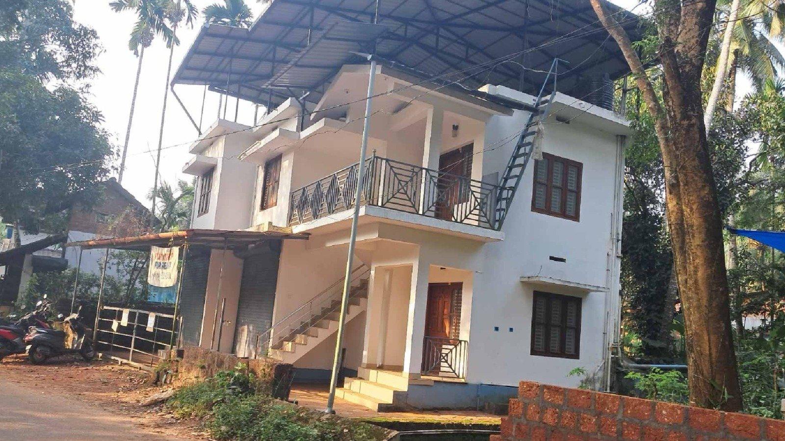 House at Azhiyoor — photo 10
