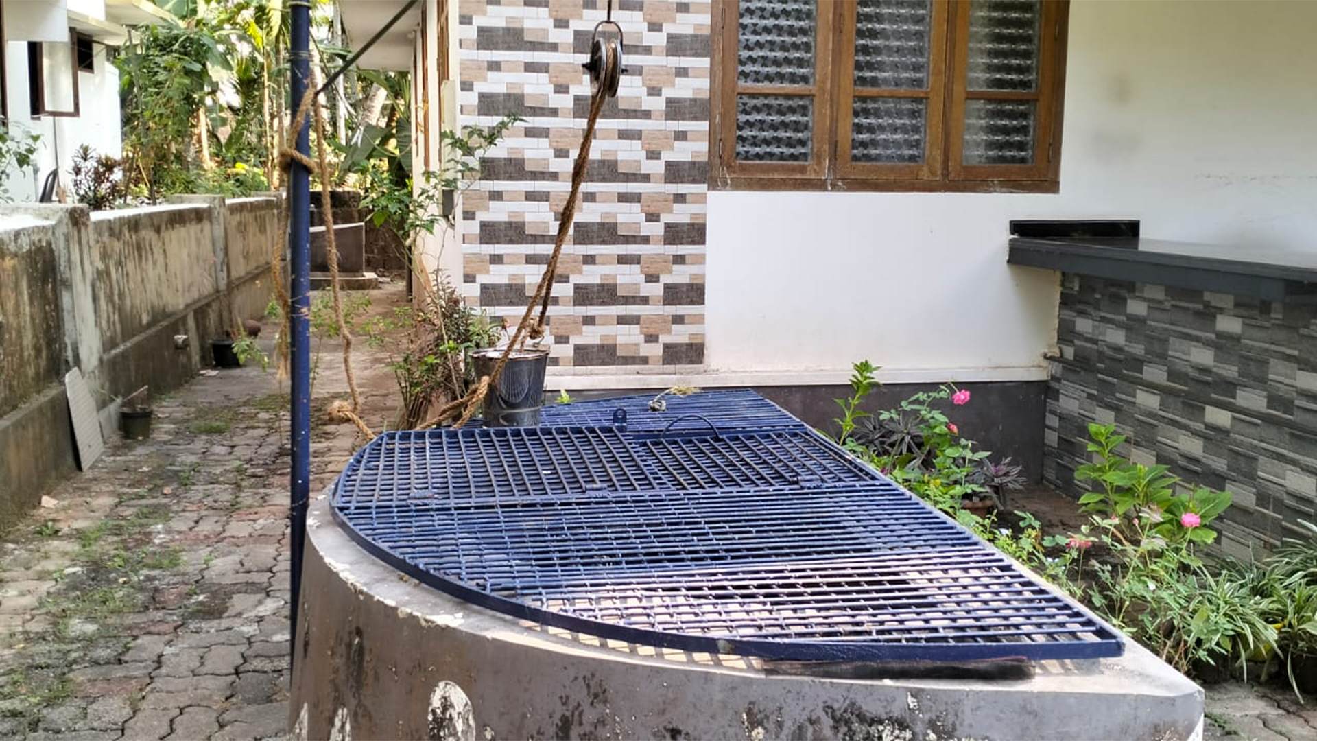 House At Chalakkara - Image 6