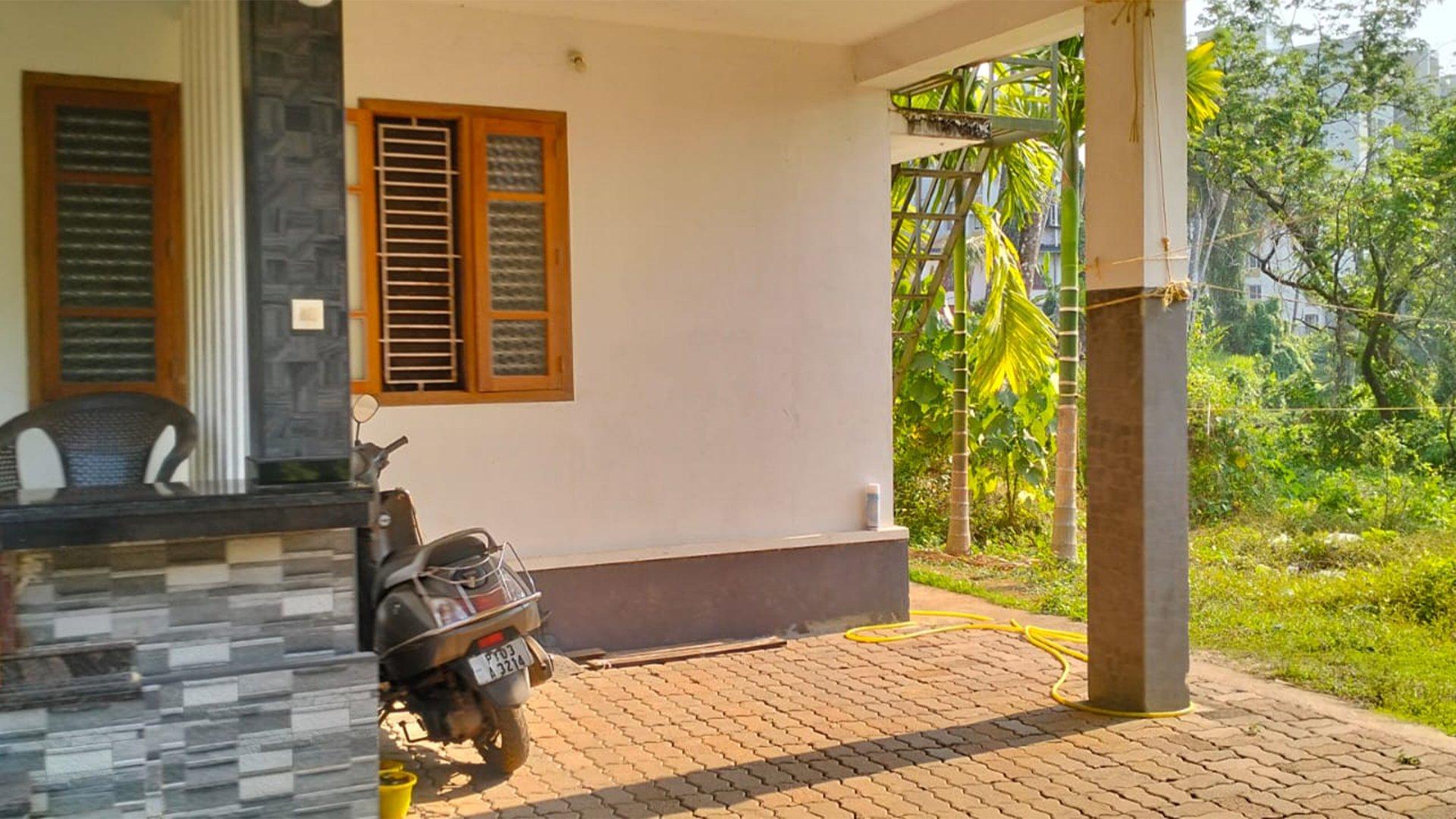 House At Chalakkara - Image 4