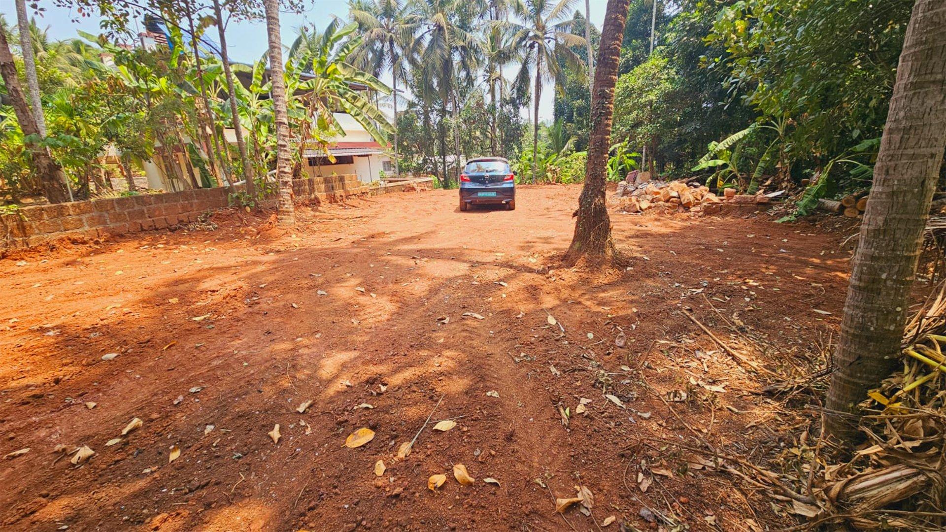 Plot At Puzhathi - Image 6