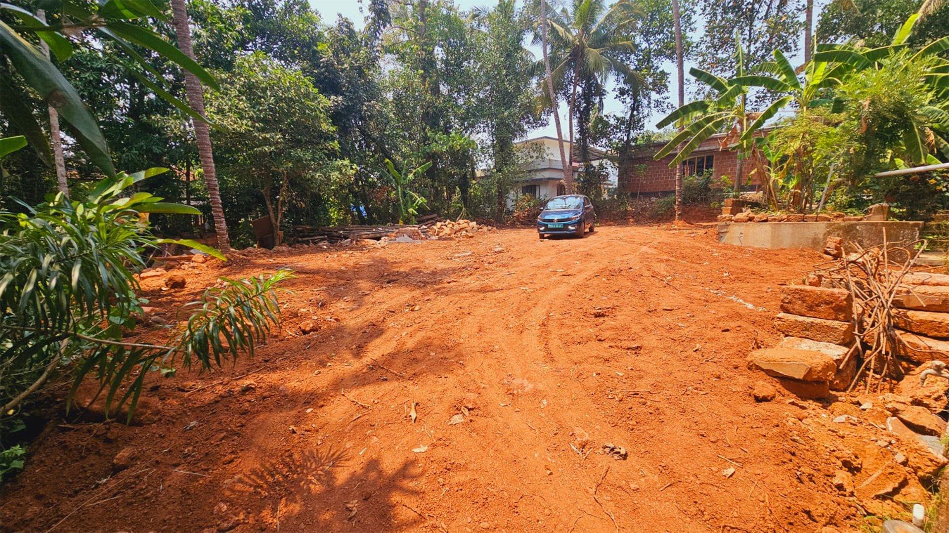 Plot At Puzhathi - Image 5