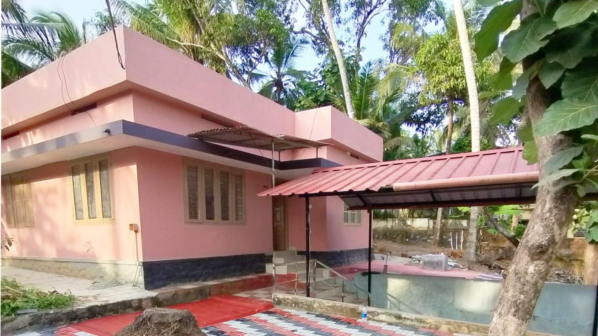 House At Poojappura — photo 7