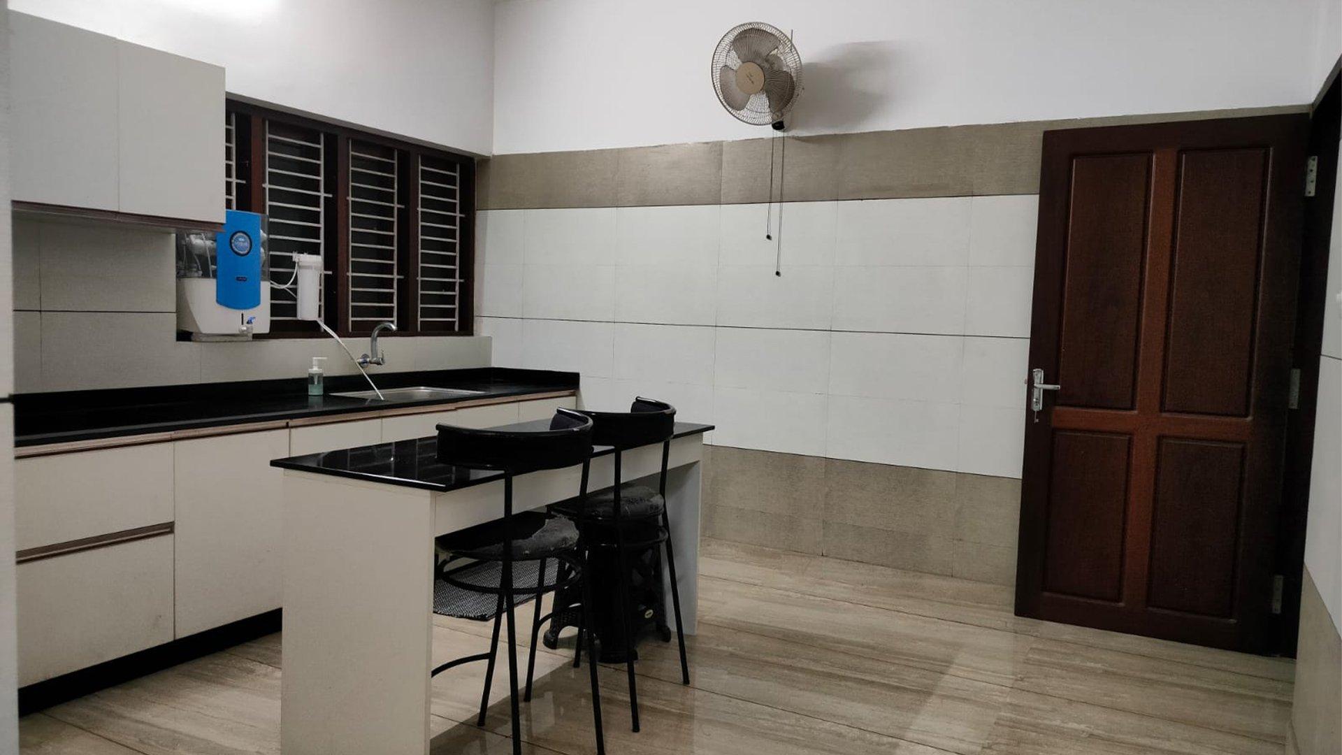 House At Thazhe Chovva - Image 2