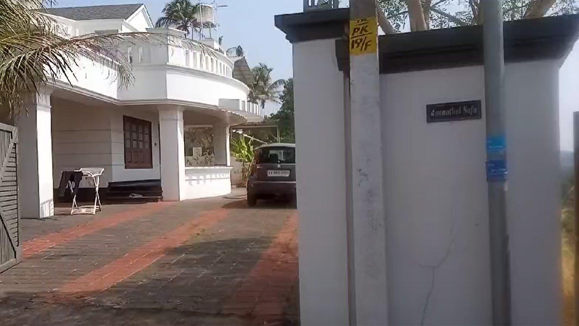 House At Kodaparamba — photo 10