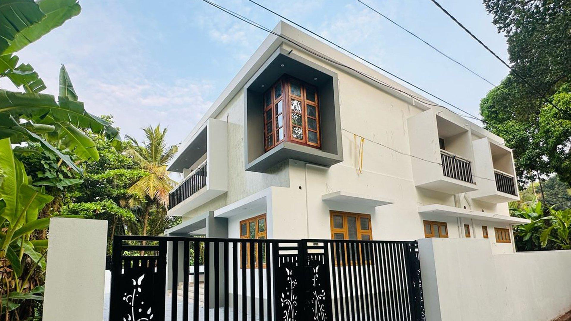 House At Chalad - Image 3