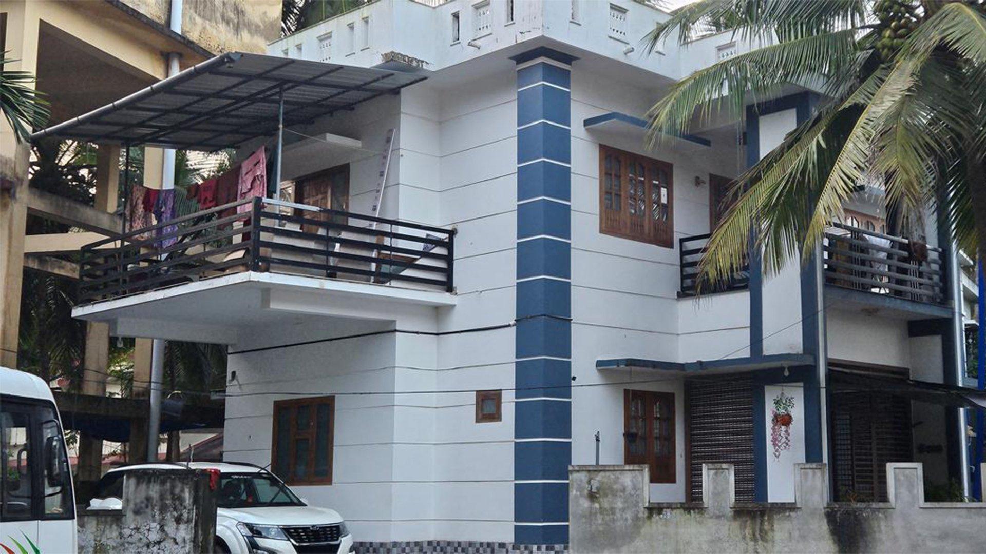 House At Muzhapilangad - Image 3