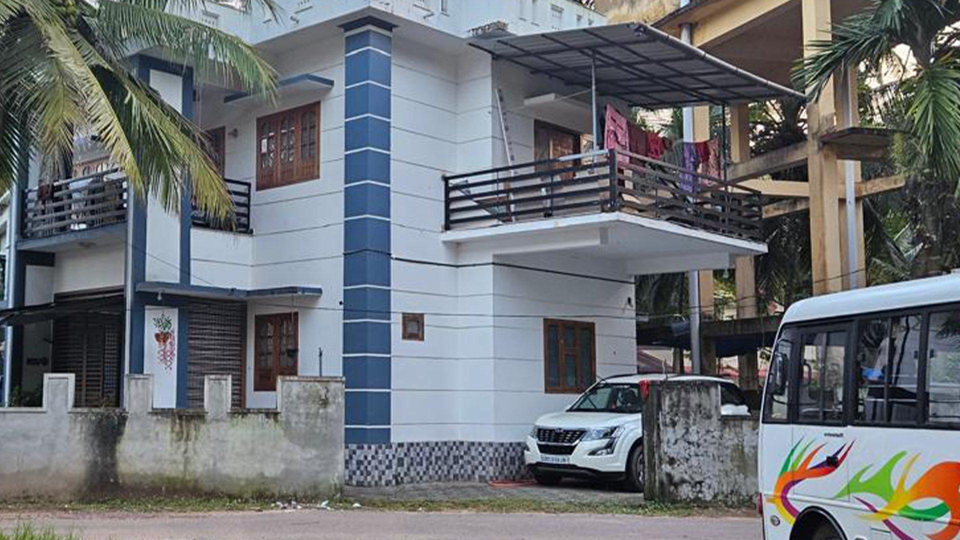 House At Muzhapilangad — photo 8