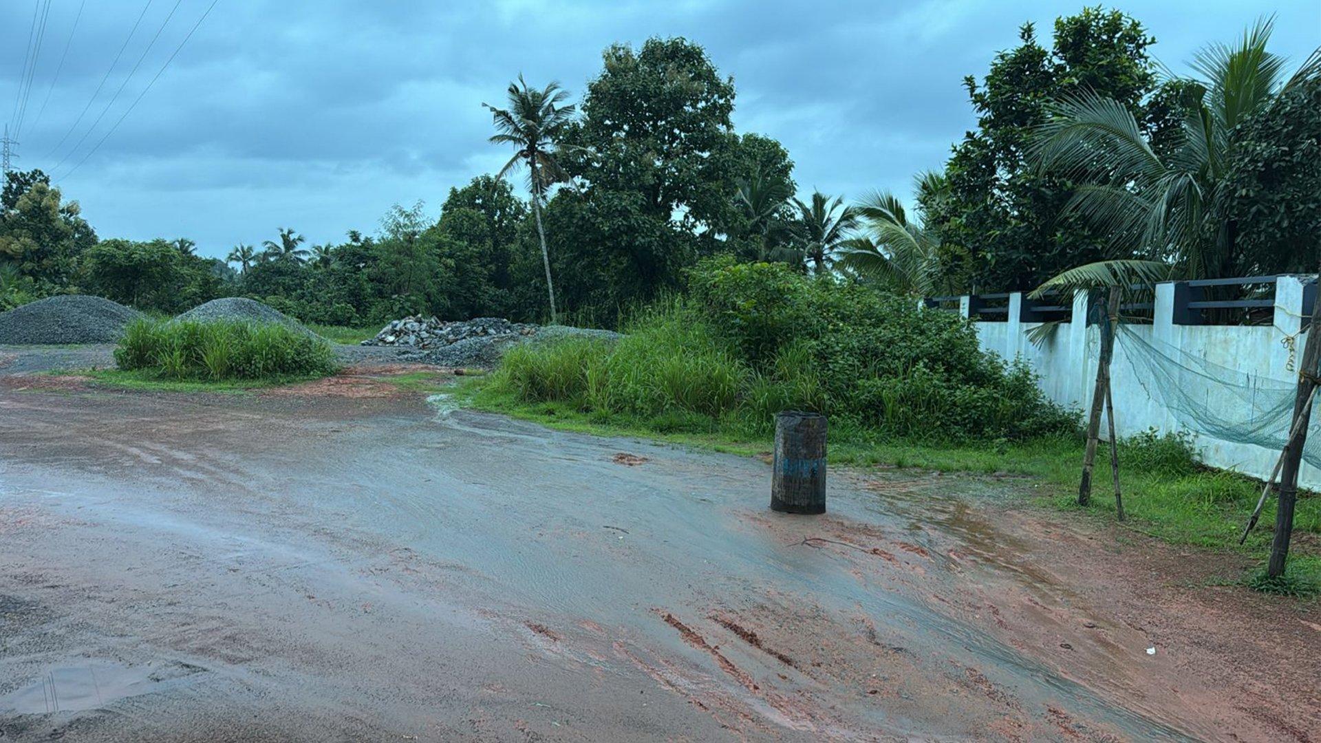 Plot At Kadirur - Image 2