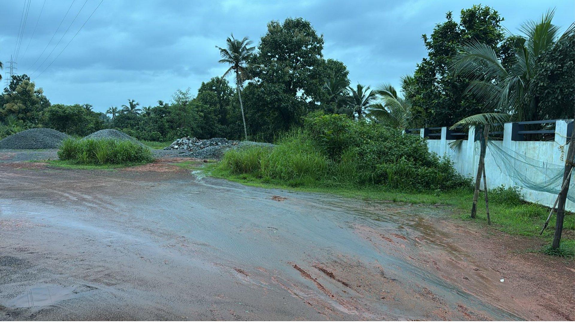 Plot At Kadirur - Image 5