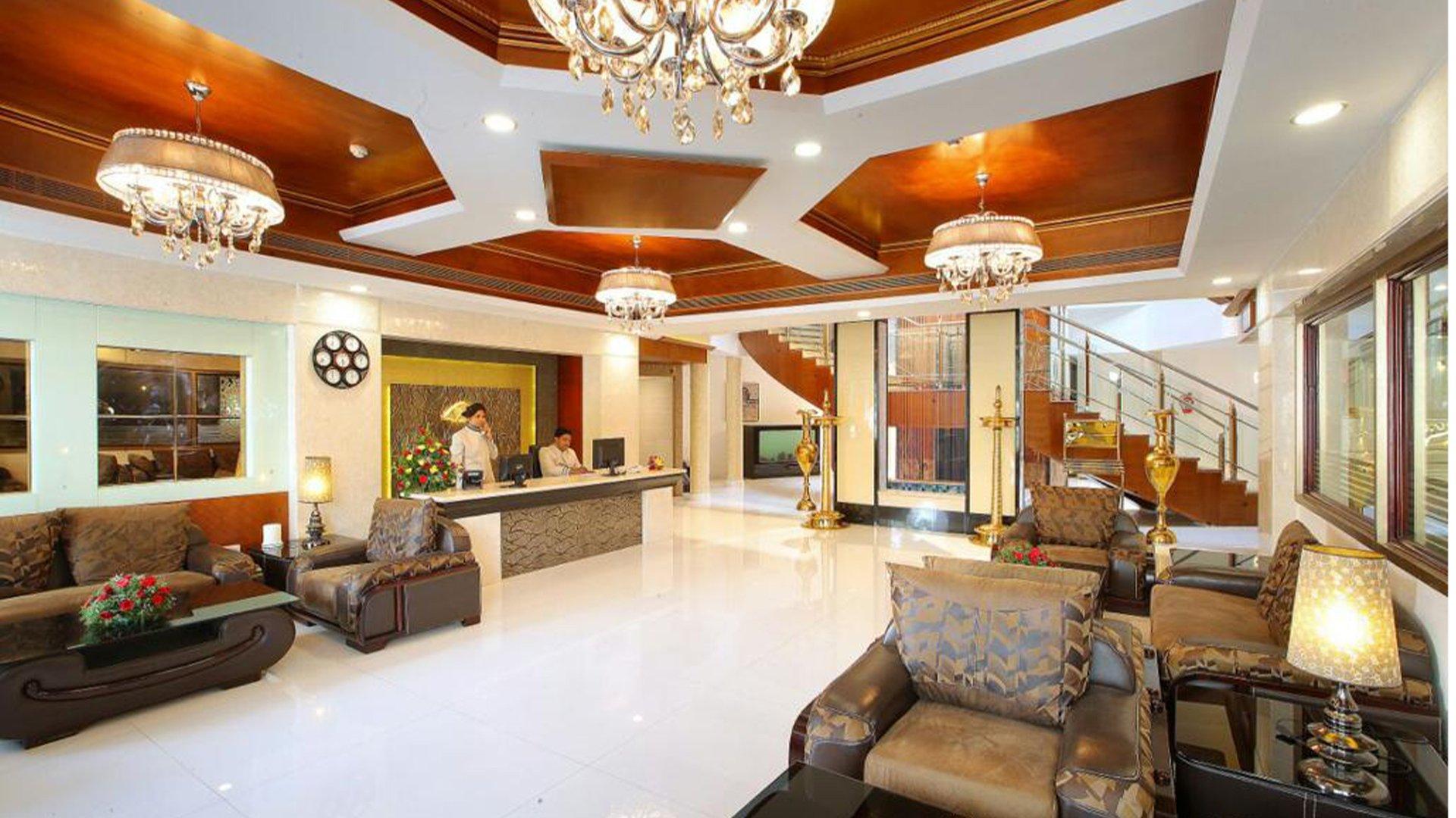 Lake View 3 Star Resort & Bar Hotel - Image 3