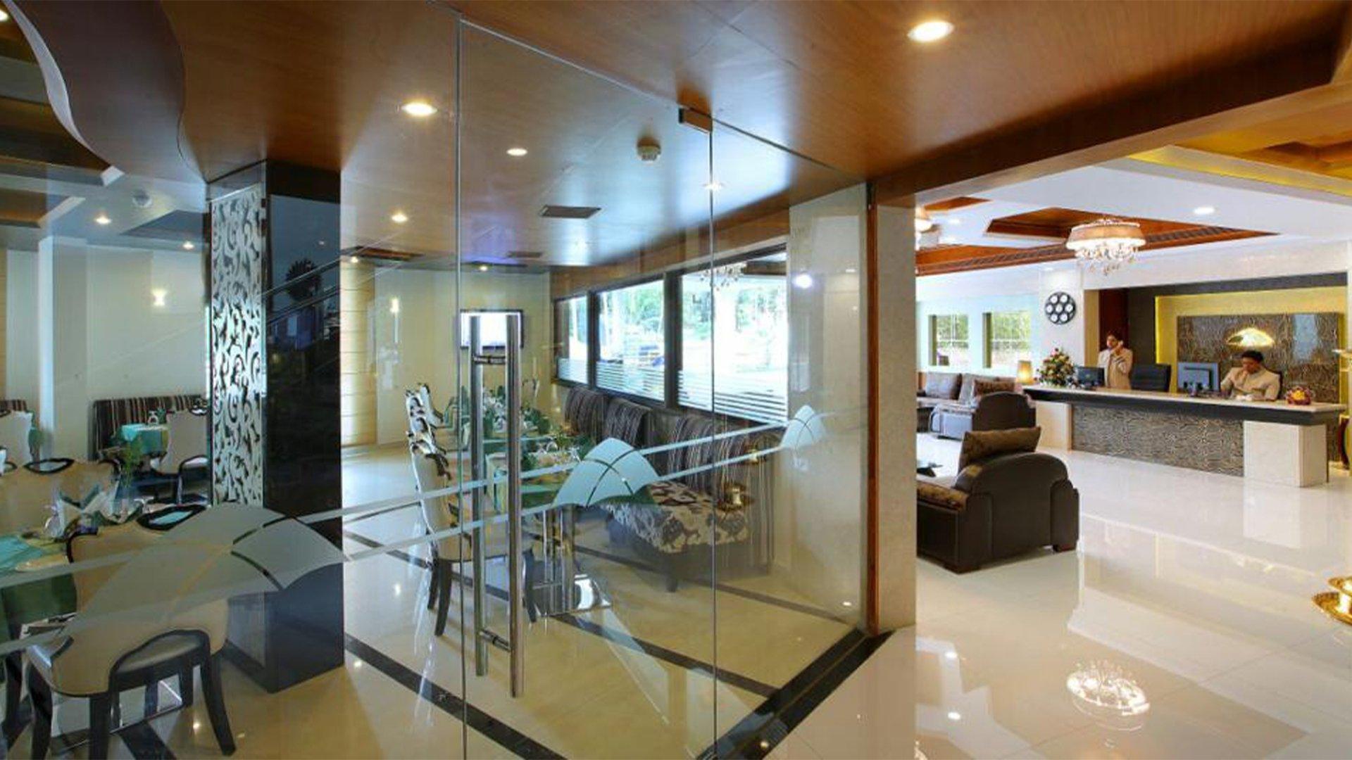 Lake View 3 Star Resort & Bar Hotel - Image 4