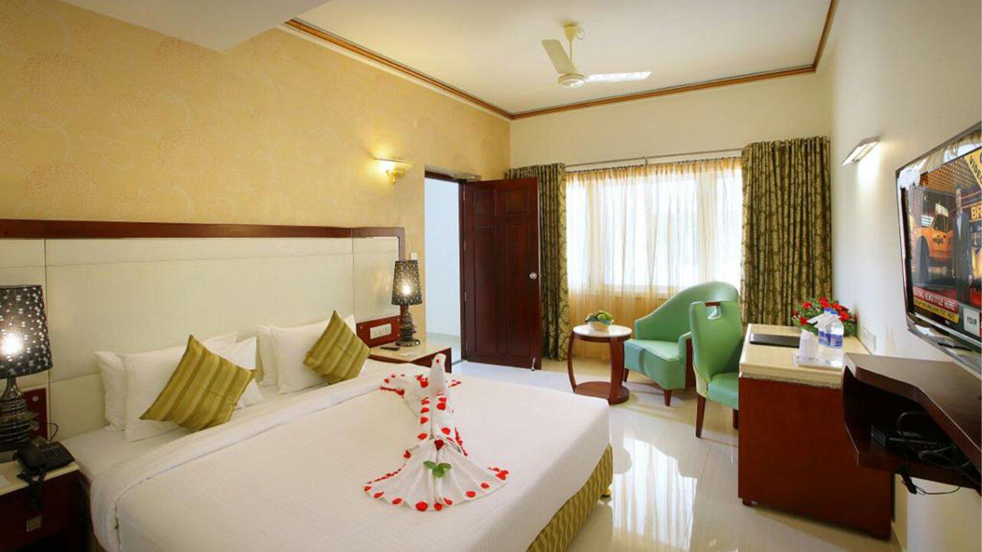 Lake View 3 Star Resort & Bar Hotel - Image 6