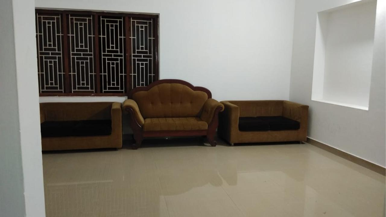 House At Kadirur - Image 2