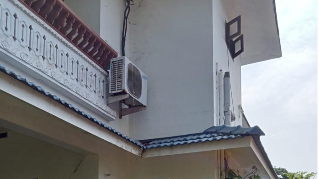 House At Kadirur — photo 10