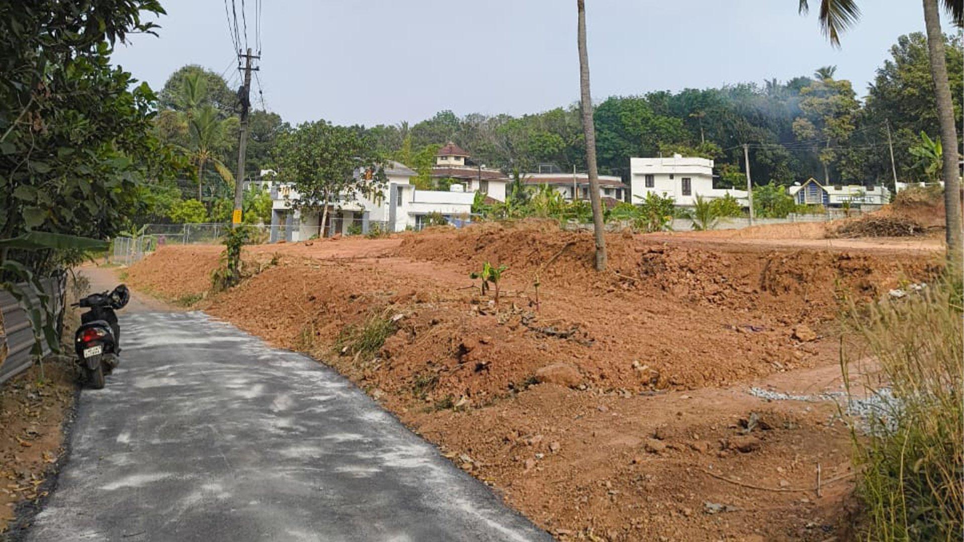 Plot At  Kalluvathakal - Image 6