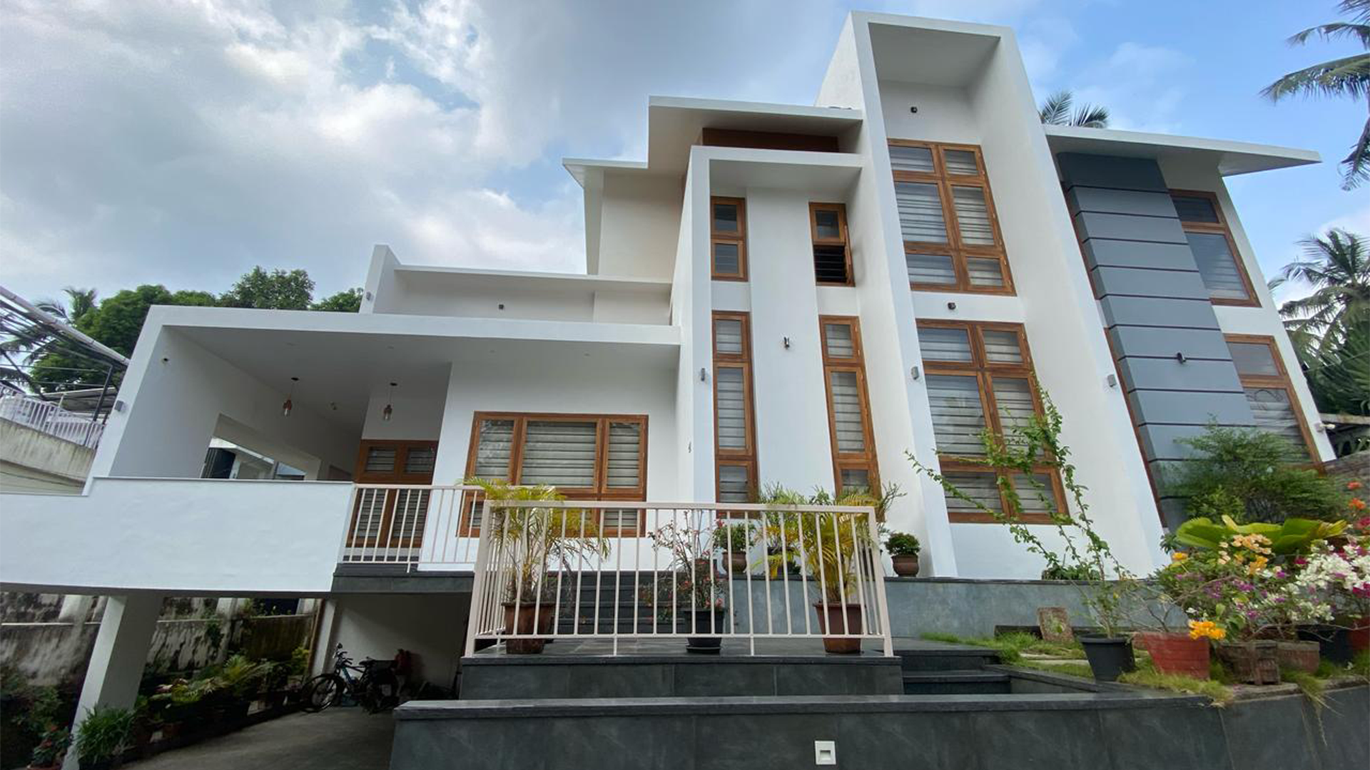 House At Mankavu - Image 4