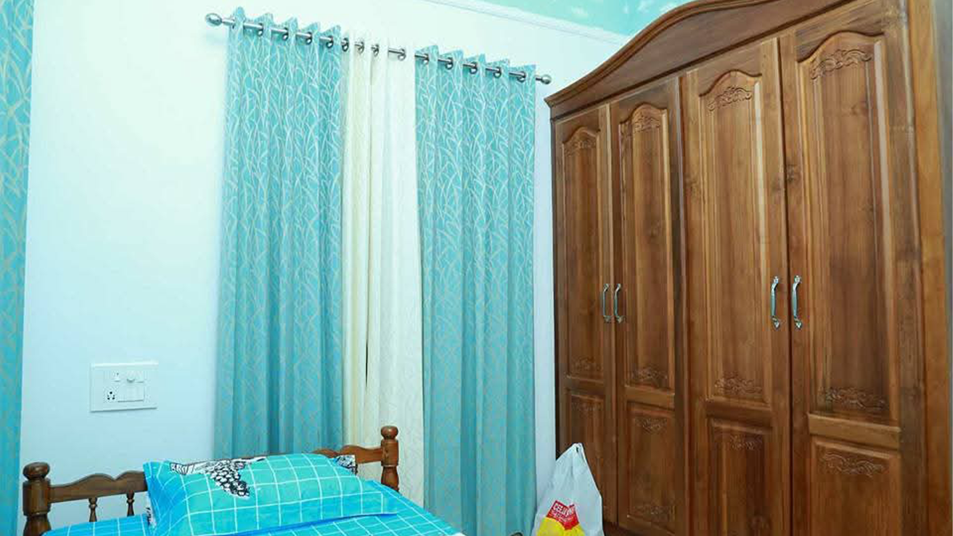 House At Aluva - Image 5