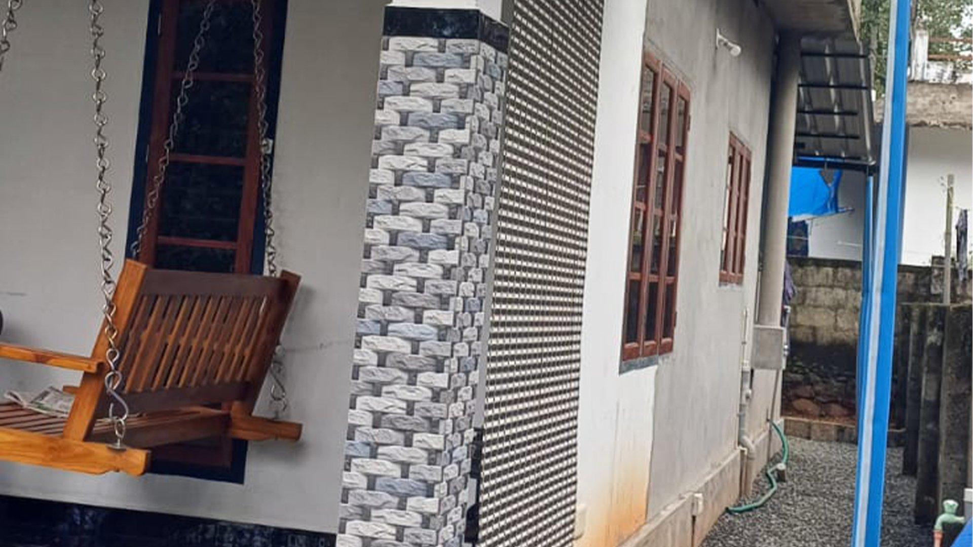 House At Muvattupuzha - Image 4