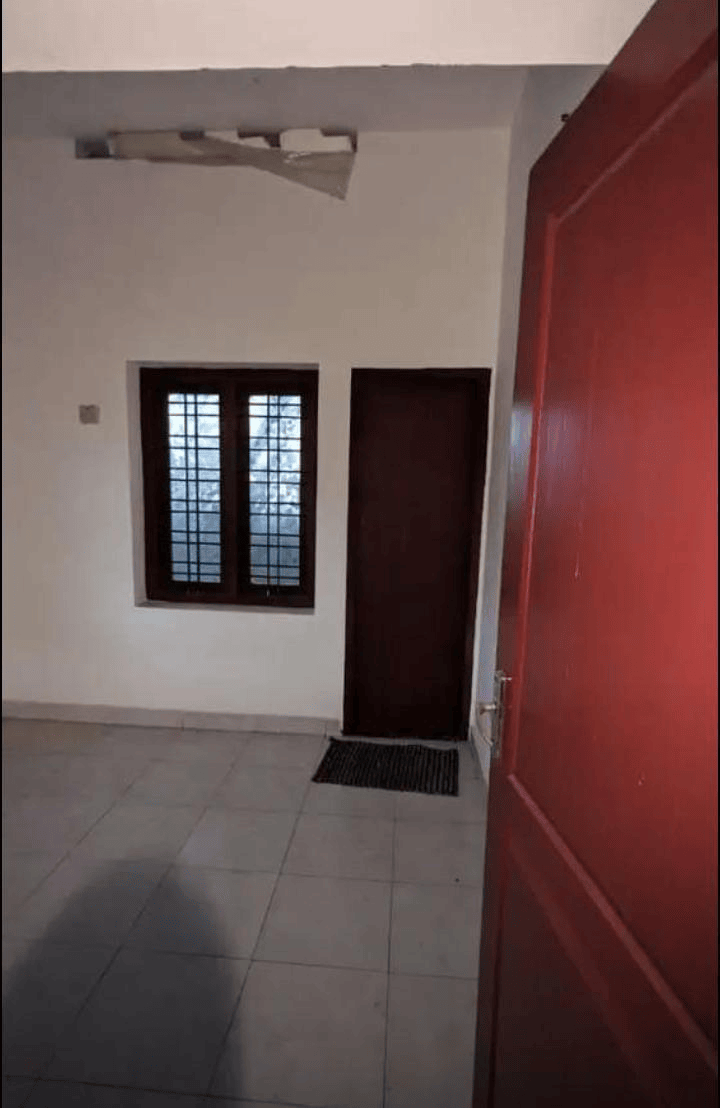 Resale House At Chevayoor — photo 7
