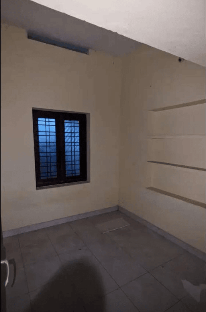 Resale House At Chevayoor — photo 8