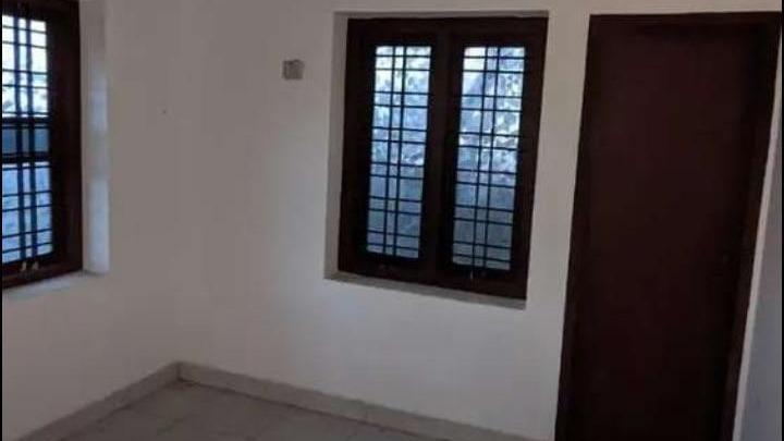 Resale House At Chevayoor — photo 4