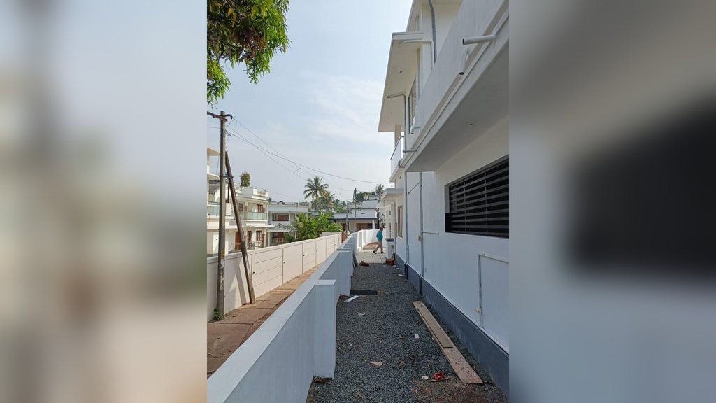 Resale House At kakkad — photo 18