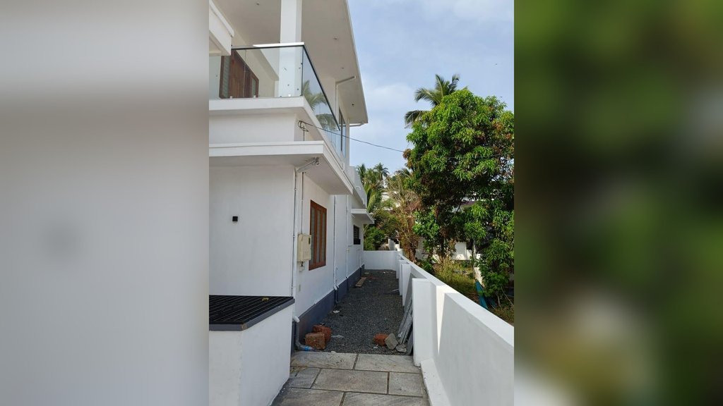 Resale House At kakkad — photo 17