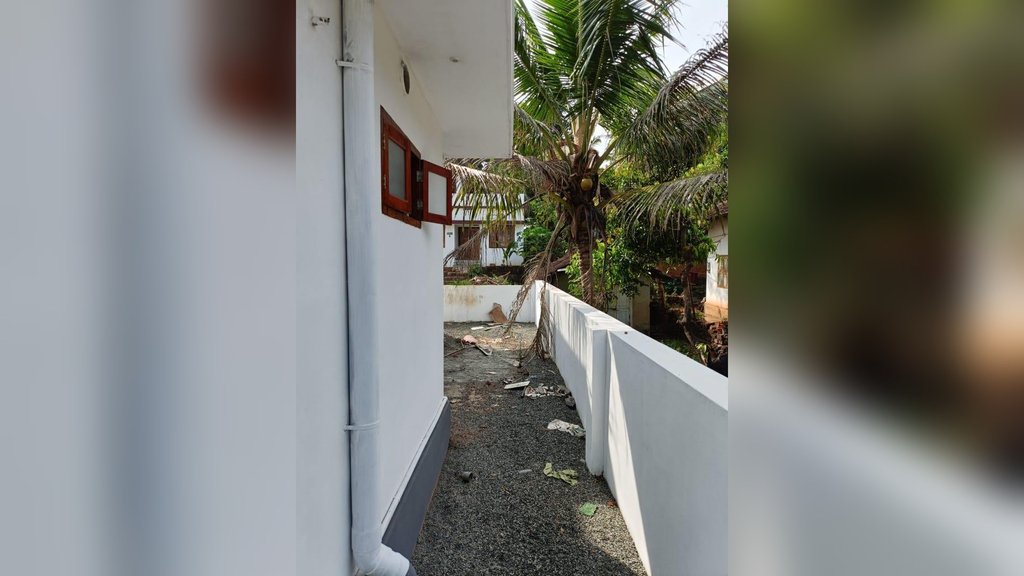 Resale House At kakkad — photo 16