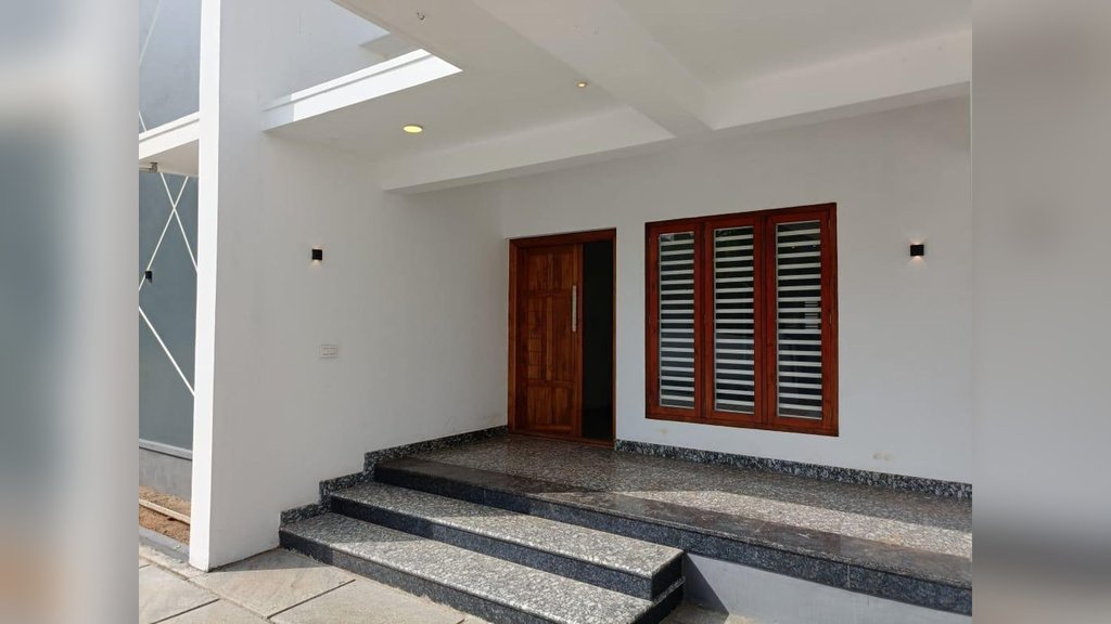 Resale House At kakkad — photo 13