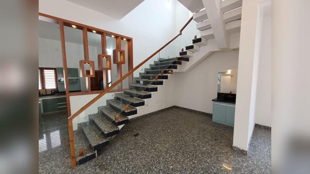 Resale House At kakkad — photo 12
