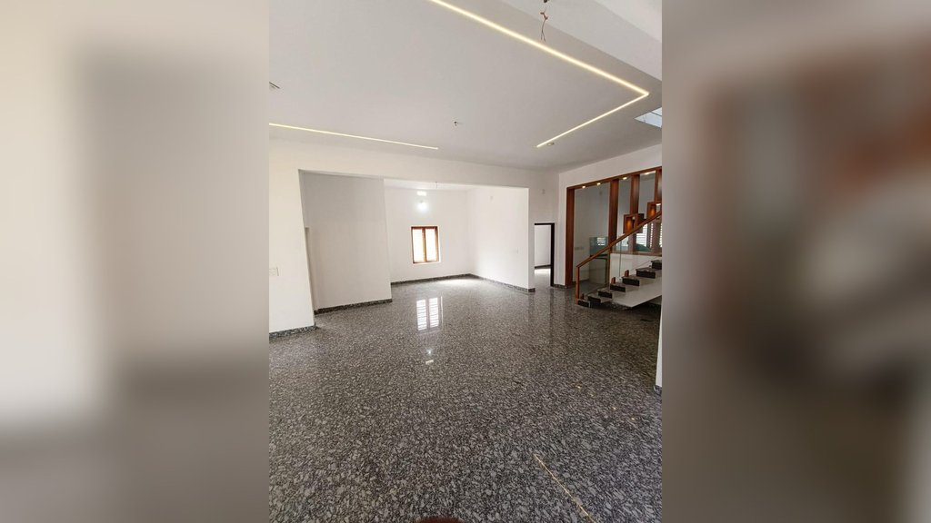 Resale House At kakkad — photo 9