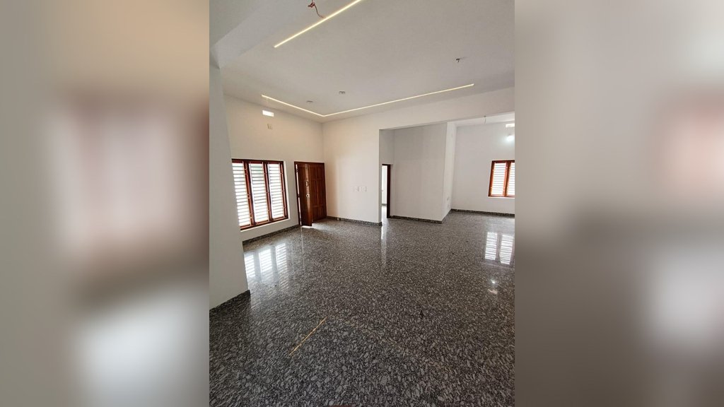 Resale House At kakkad — photo 6