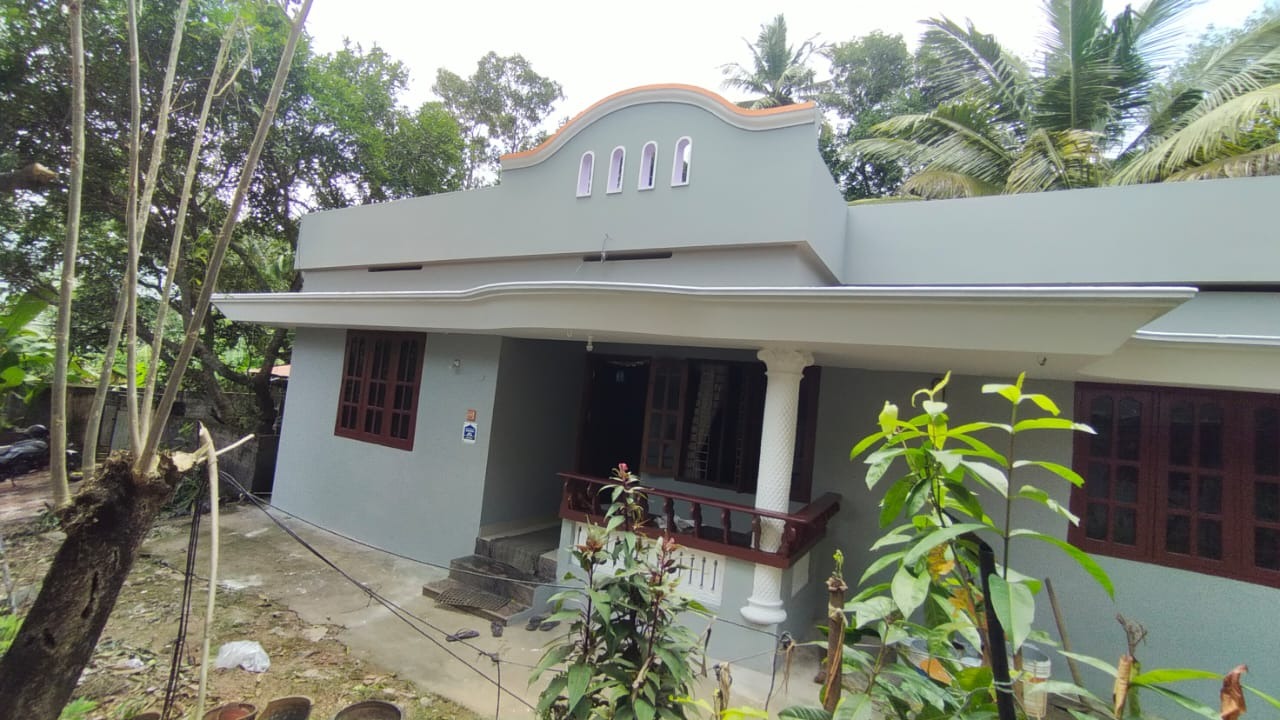  House at sreekaryam — photo 3