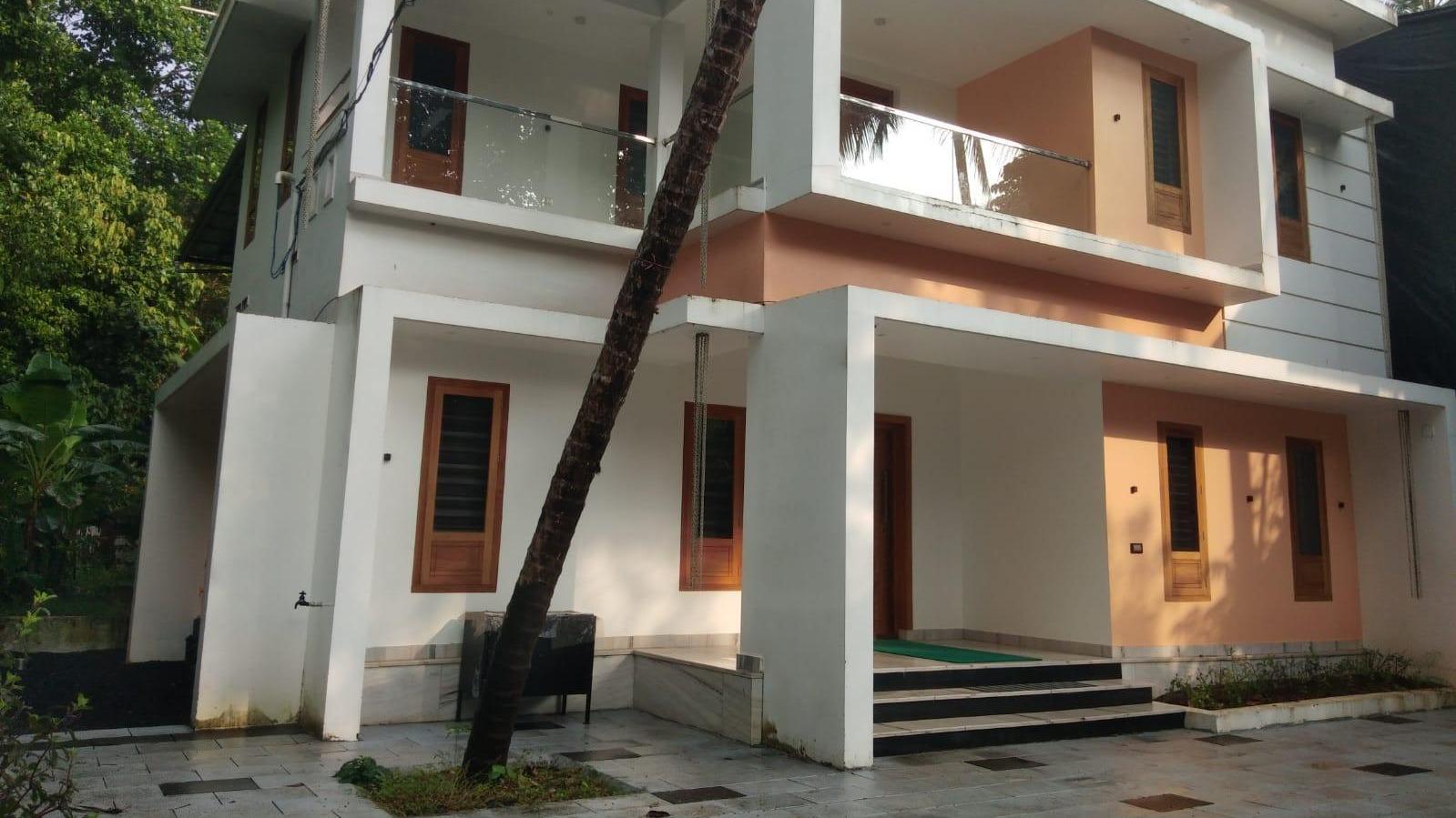 House At Kadirur — photo 3