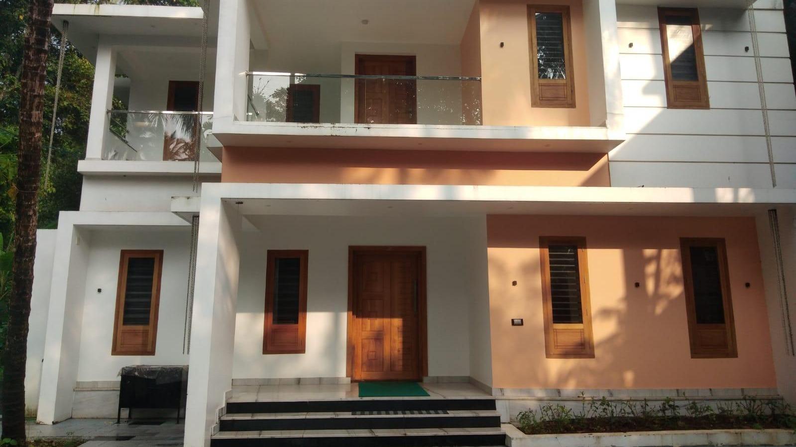 House At Kadirur — photo 7