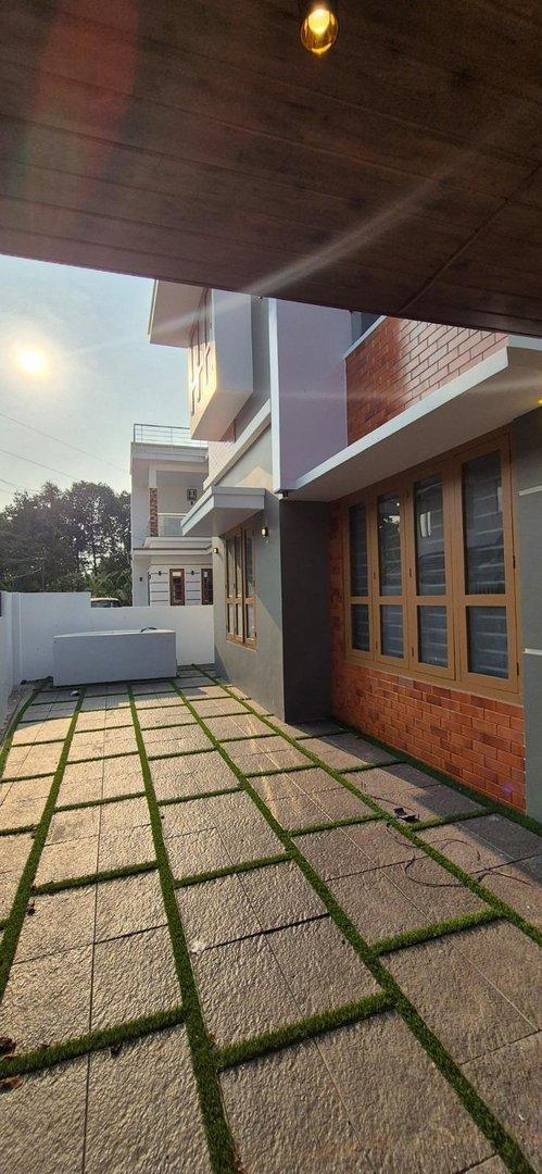 House At Pazhanganad — photo 7