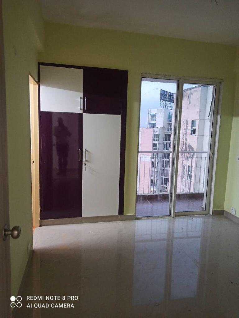 Apartment in Noida — photo 2