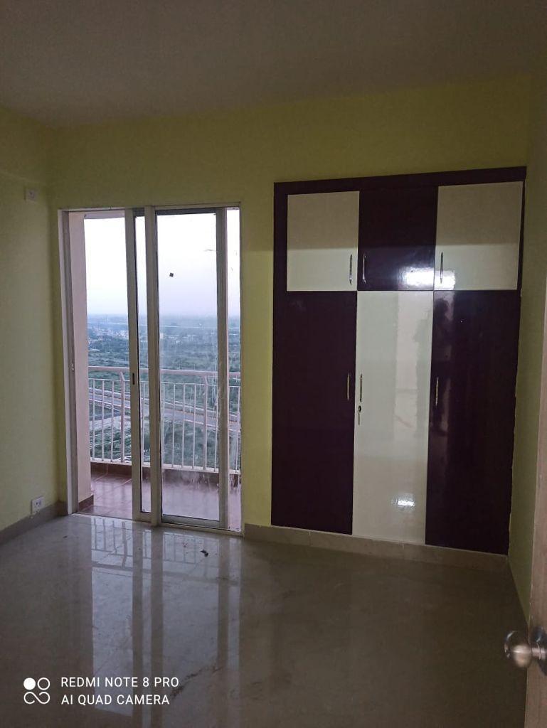 Apartment in Noida — photo 4
