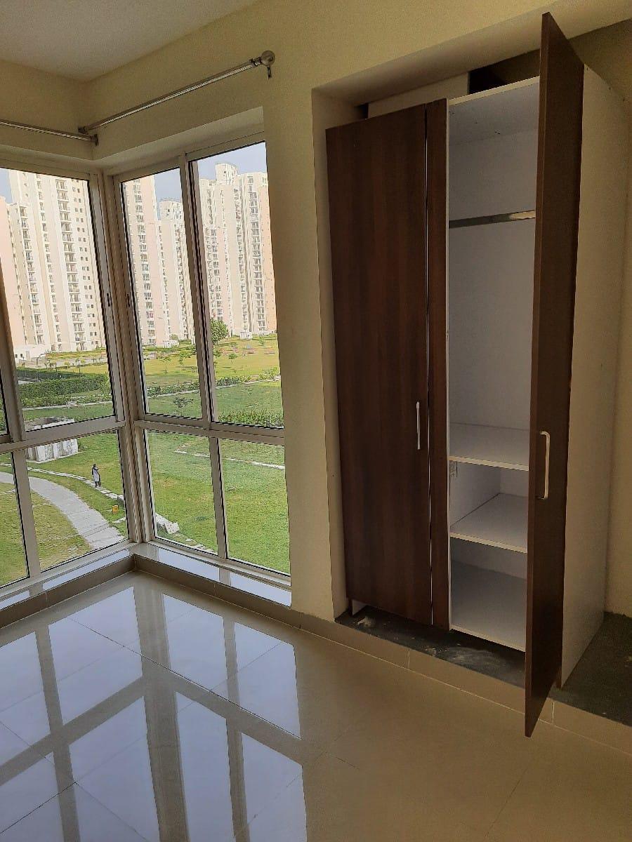 Apartment in Noida — photo 8