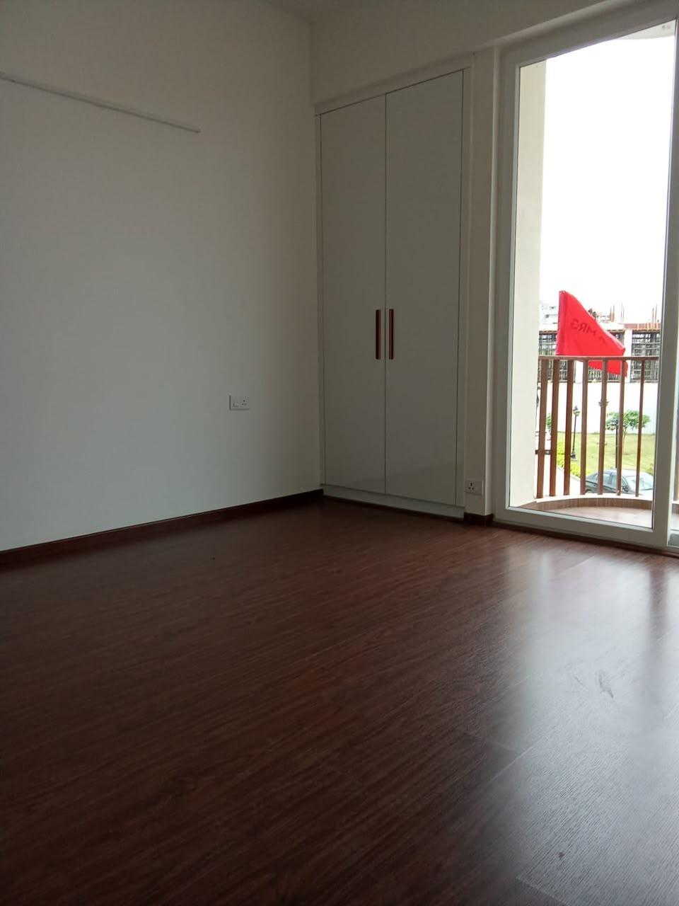 Apartment in Sector 106, Gurugram — photo 5
